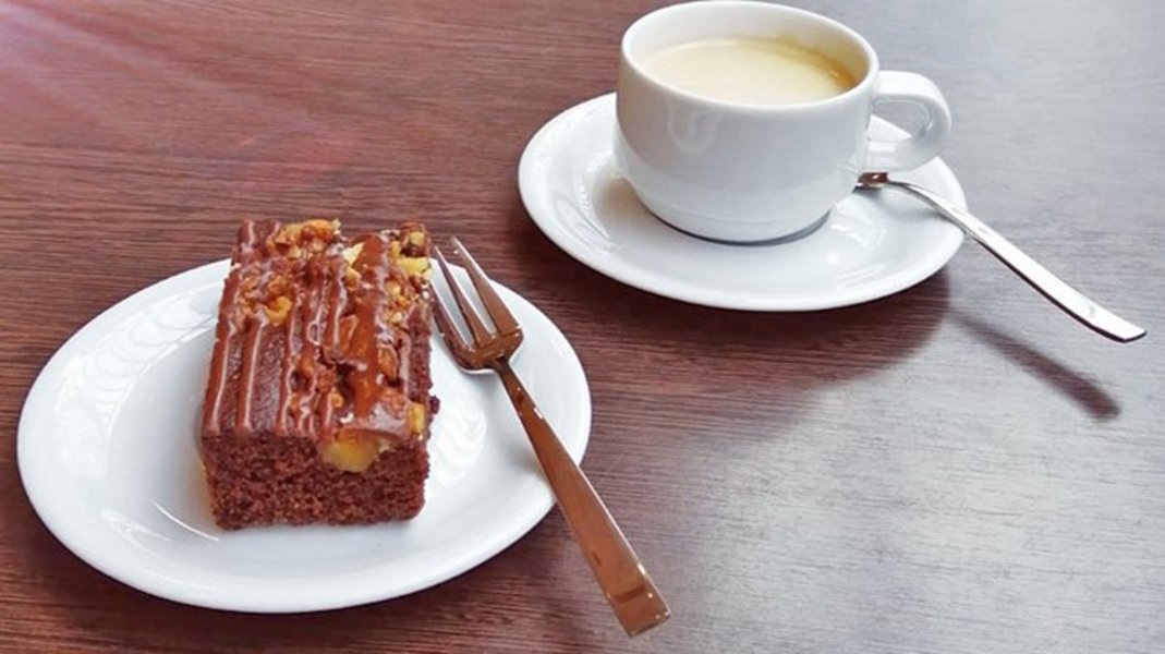 Kaffee und Kuchen im Restaurant im Tagungshaus Hermannswerder Kaffee und Kuchen