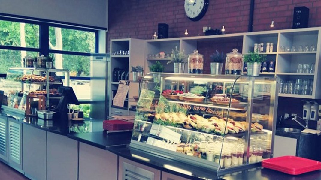 Restaurant im Tagungshaus Hermannswerder Restauranttheke im Tagungshaus Hermannswerder