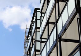 Fassade der Senioren-Wohnungen in der Cottbuser Straße in Forst