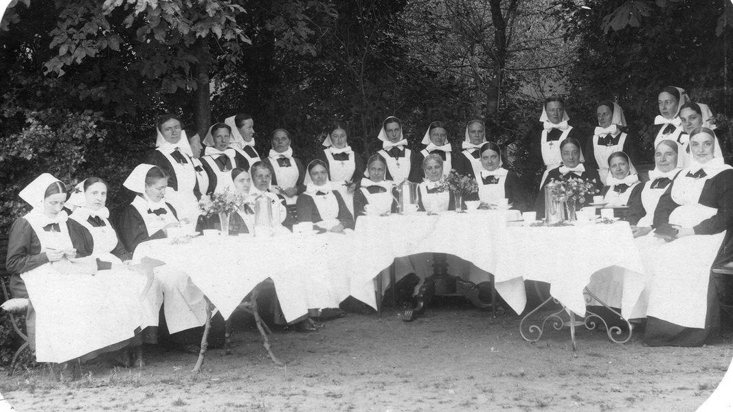 Das Team von Diakonissen um Elisabeth von Puttkamer 