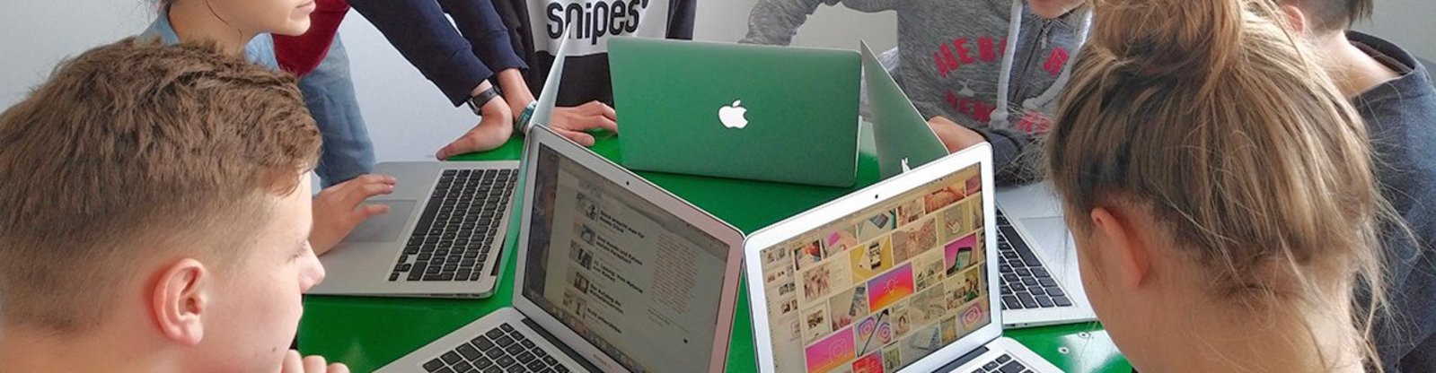 Schüler lernen mit dem Computer