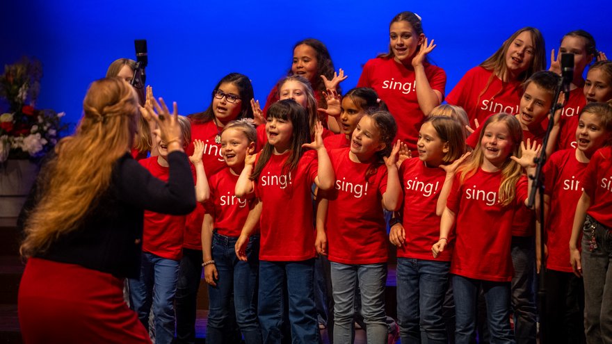 Chor der Ev. Grundschule Potsdam bei der Gala 2025.
