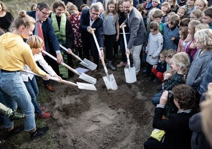 Spatenstich einer neuen Einrichtung der Hoffbauer-Stiftung