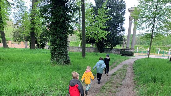 Kinder der Kita Friedenshaus im Park Sanssouci