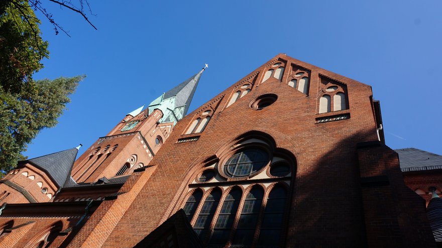 Inselkirche Hermannswerder Seitenansicht