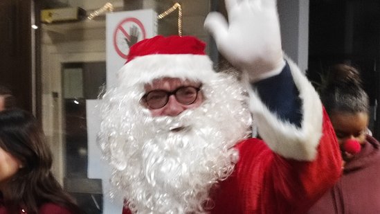 Der Weihnachtsmann besucht uns.